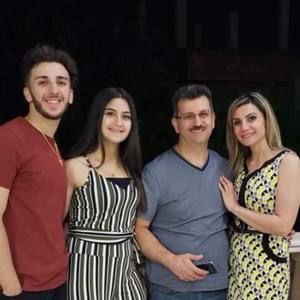 Meet your Posher, Nesrin